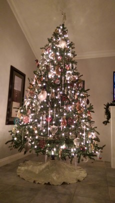 Christmas tree white lights